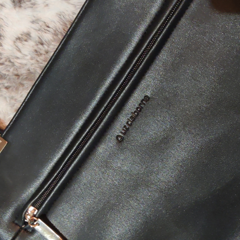 Liz Claiborne Black Leather Shoulder Bag - Picture 2 of 11